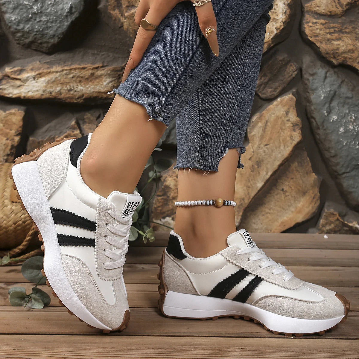 Retro-Plattform-Sneaker – Bequeme Schuhe aus robustem Wildleder