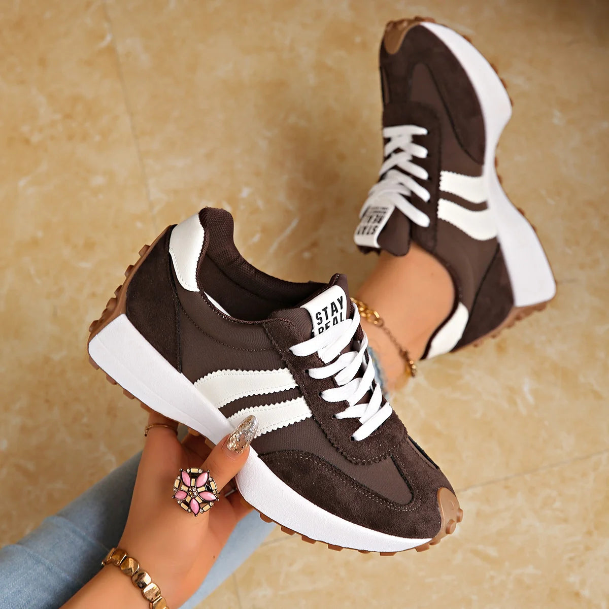 Retro-Plattform-Sneaker – Bequeme Schuhe aus robustem Wildleder